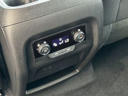 New 2026 Chevrolet Traverse LT w/ Sun and Wheel Package image 17