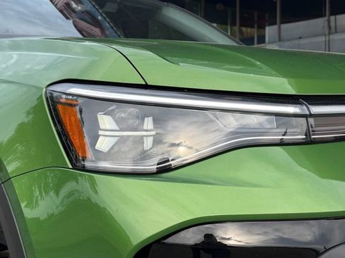 New 2026 Volkswagen Taos SE image 3