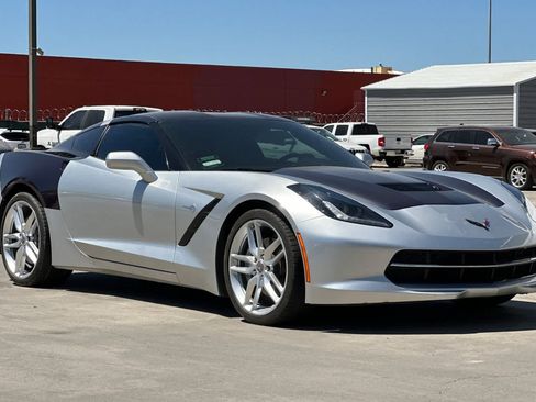 Used 2018 Chevrolet Corvette Stingray Coupe w/ 1LT RWD image 8