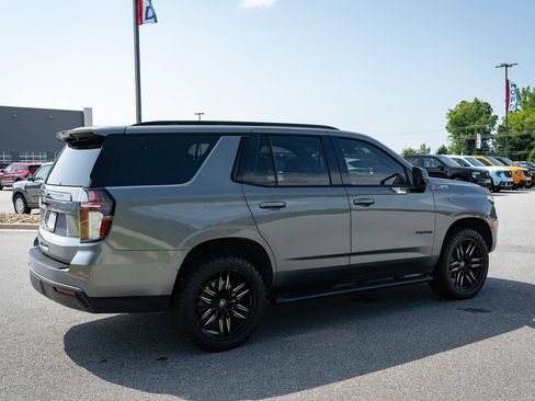 Used 2022 Chevrolet Tahoe Z71 w/ Luxury Package AWD/4WD image 10