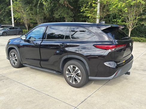 Used 2020 Toyota Highlander XLE FWD image 7