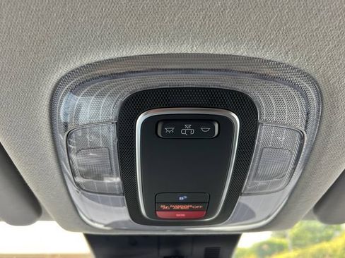 Used 2025 Hyundai Kona SEL FWD image 37