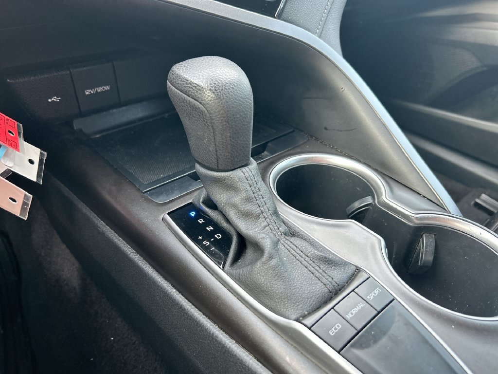 Used 2022 Toyota Camry LE FWD image 25