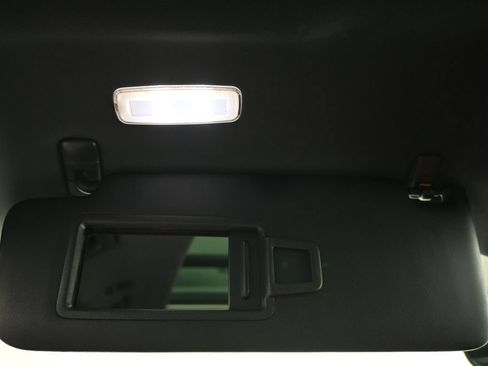 Certified 2023 Porsche Macan AWD/4WD image 26