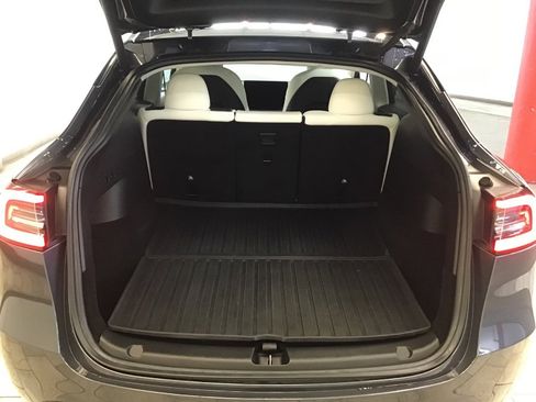 Used 2022 Tesla Model Y Performance image 7