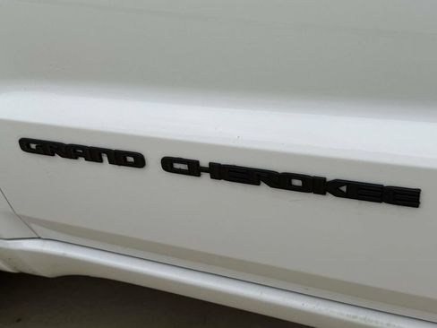 Used 2020 Jeep Grand Cherokee Altitude AWD/4WD image 42