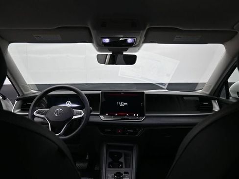 New 2026 Volkswagen Tiguan SE image 10