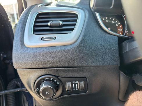 Used 2021 Jeep Compass Latitude image 21