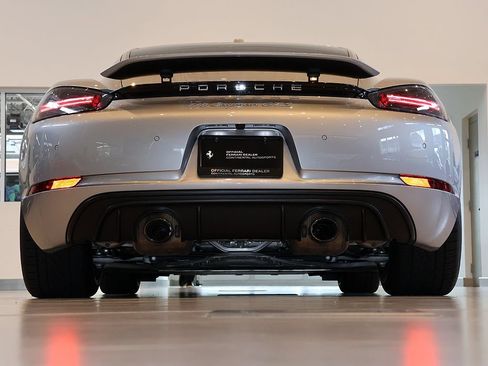 Used 2021 Porsche 718 Cayman GTS RWD image 27