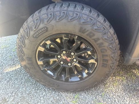 Used 2023 GMC Sierra 1500 AT4X AWD/4WD image 26