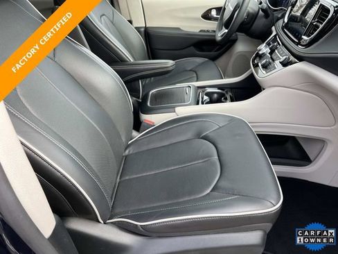 Certified 2024 Chrysler Pacifica Limited image 26