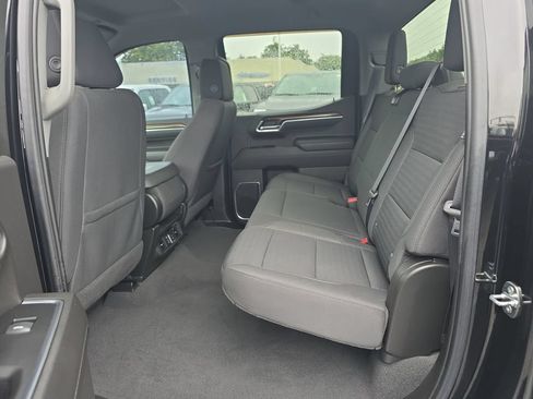 Used 2022 Chevrolet Silverado 1500 LT w/ Z71 Off-Road Package AWD/4WD image 17