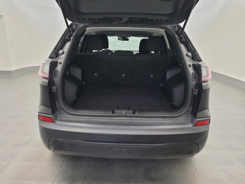 Used 2019 Jeep Cherokee Latitude w/ Popular Appearance Group AWD/4WD image 29