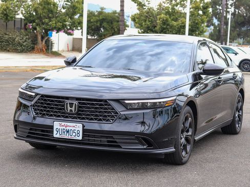 Used 2025 Honda Accord SE image 3