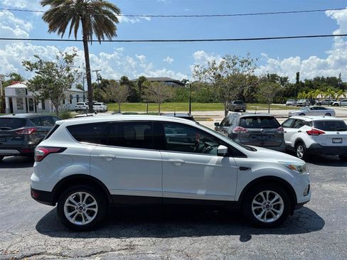 Used 2017 Ford Escape SE w/ SE Cold Weather Package FWD image 6