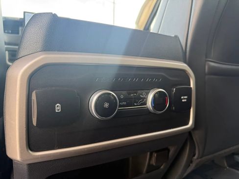 Used 2022 Ford Expedition XLT AWD/4WD image 34