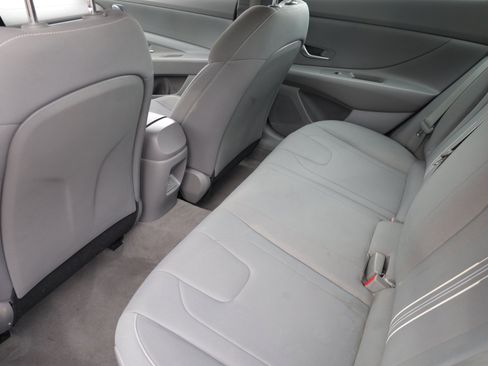 Used 2024 Hyundai Elantra SEL FWD image 24
