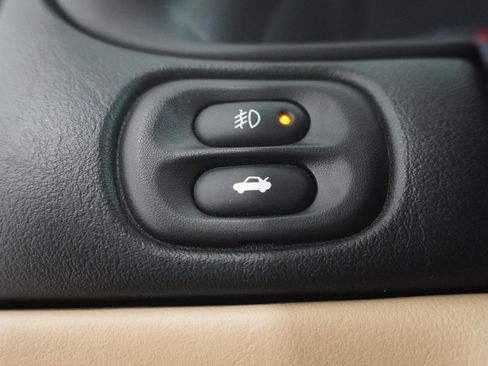 Used 2004 Chevrolet Corvette Convertible w/ Preferred Equipment Group image 16