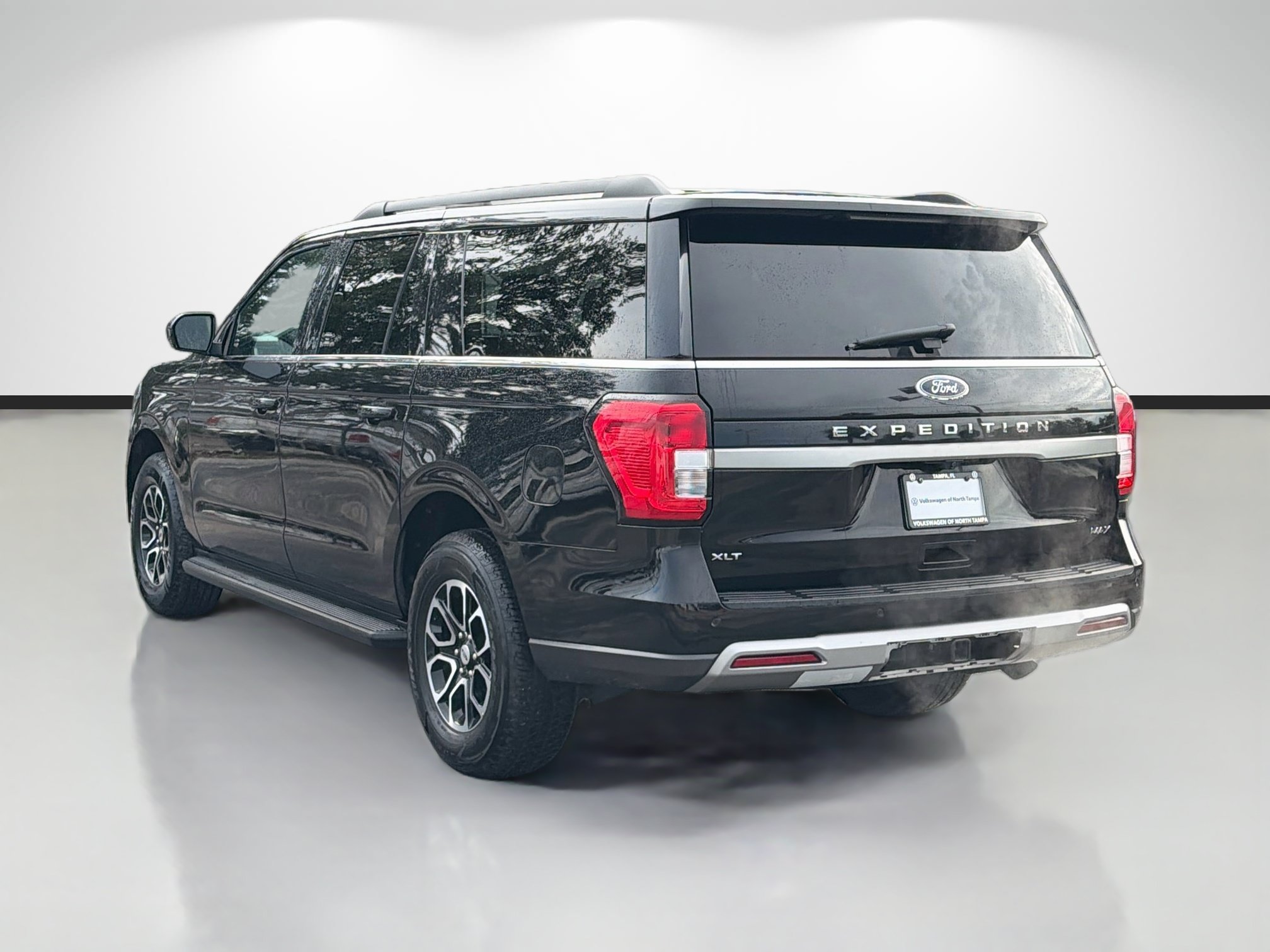 Used 2024 Ford Expedition Max XLT AWD/4WD image 5