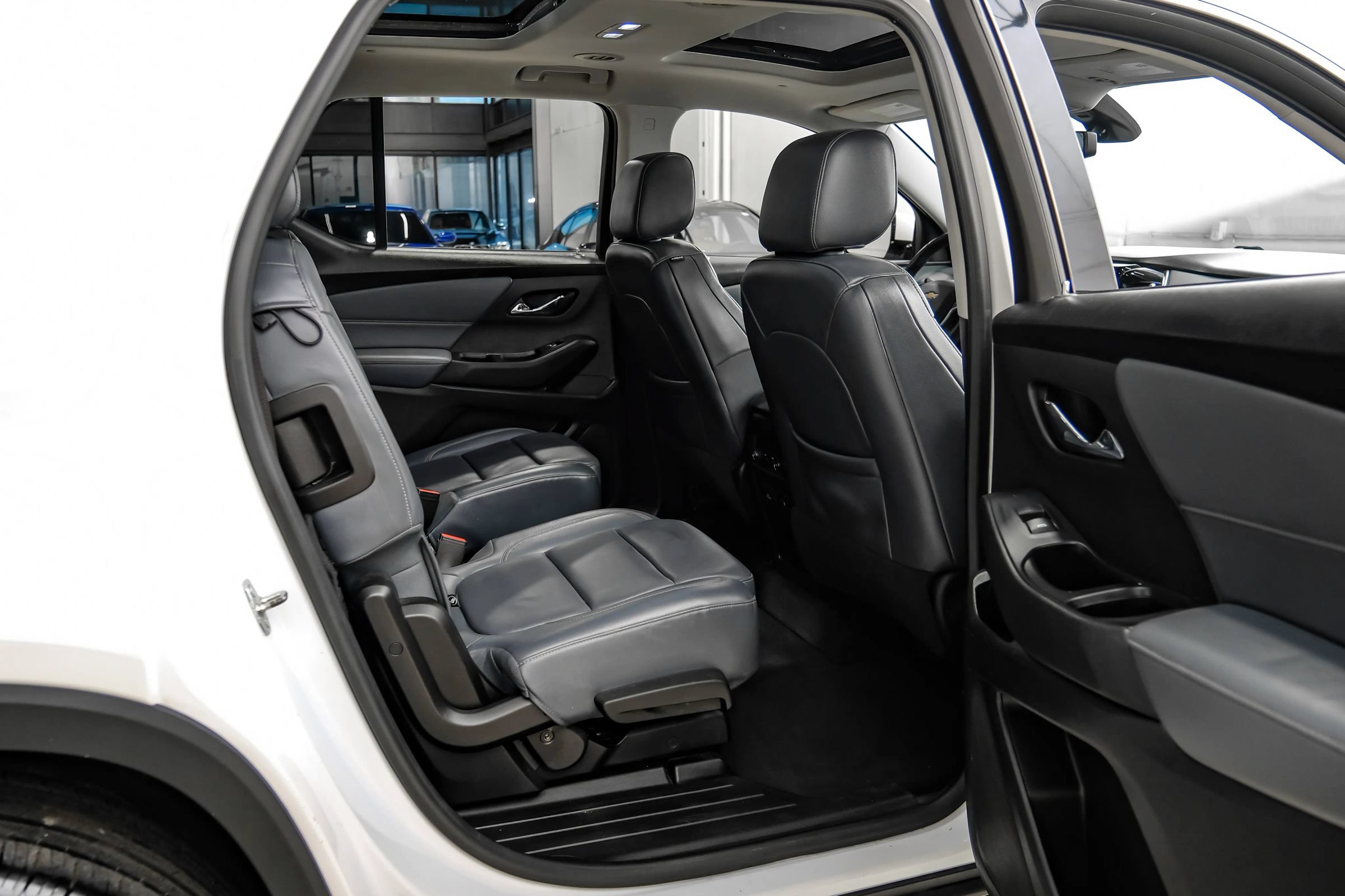 Used 2018 Chevrolet Traverse LT FWD image 48