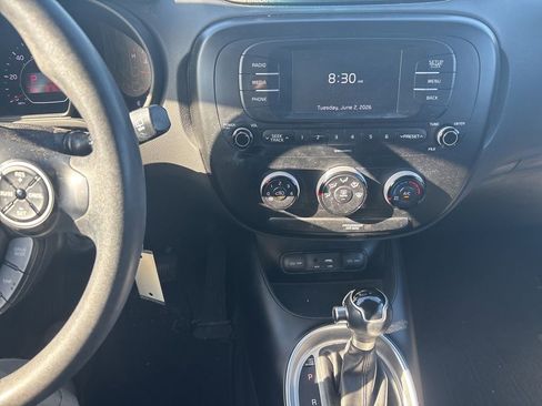 Used 2018 Kia Soul FWD image 10