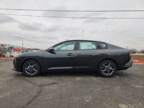New 2026 Kia K4 LXS FWD image 3