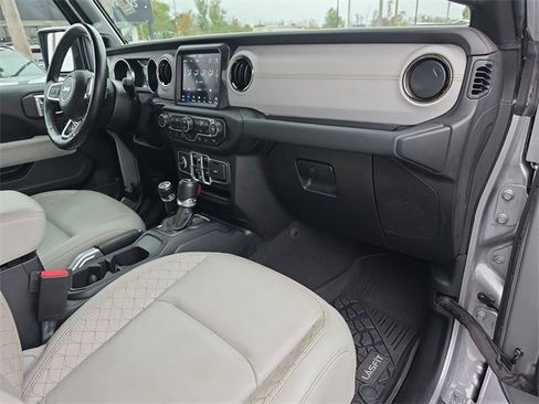 Used 2021 Jeep Wrangler Unlimited Sahara image 16