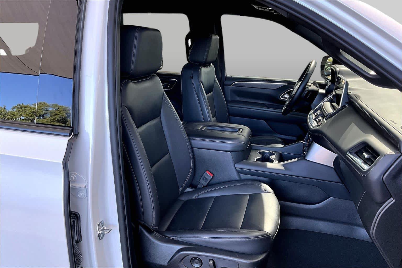 Used 2024 Chevrolet Suburban Z71 w/ Z71 Off-Road Package AWD/4WD image 9
