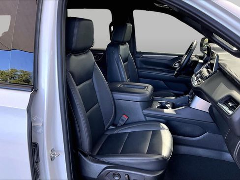 Used 2024 Chevrolet Suburban Z71 w/ Z71 Off-Road Package AWD/4WD image 9