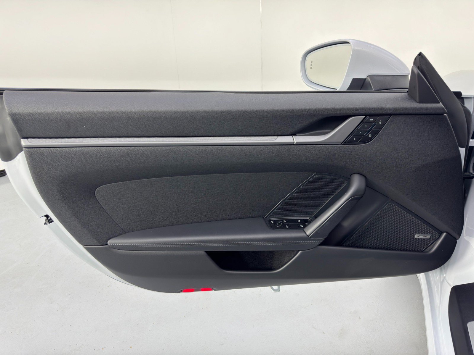 Used 2025 Porsche 911 Carrera RWD image 38