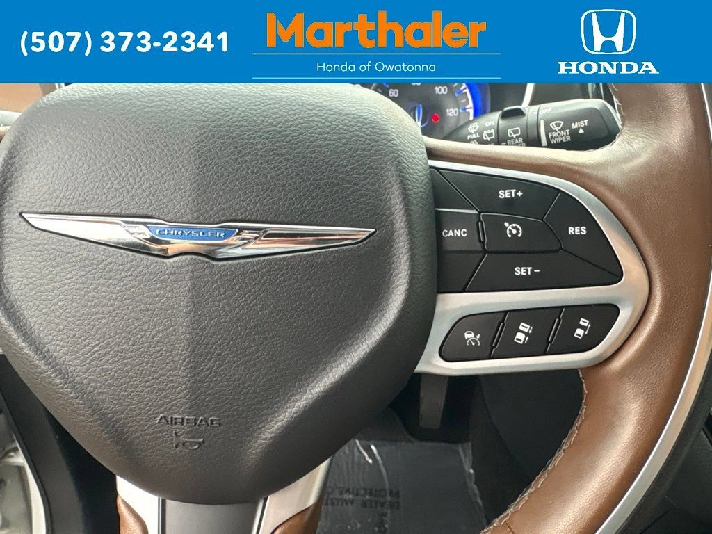 Used 2020 Chrysler Pacifica Limited w/ Tire & Wheel Group FWD image 25