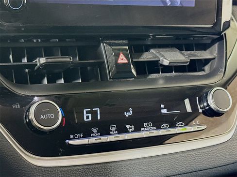 Used 2025 Toyota Corolla LE image 14