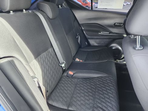 Used 2021 Nissan Kicks S image 18