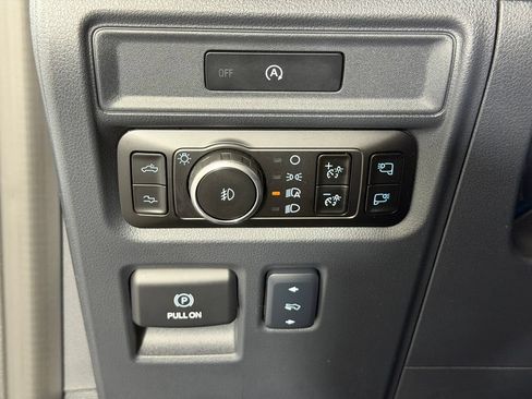 Used 2025 Ford F150 Raptor AWD/4WD image 25