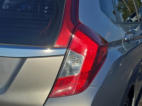 Used 2019 Honda Fit EX image 7