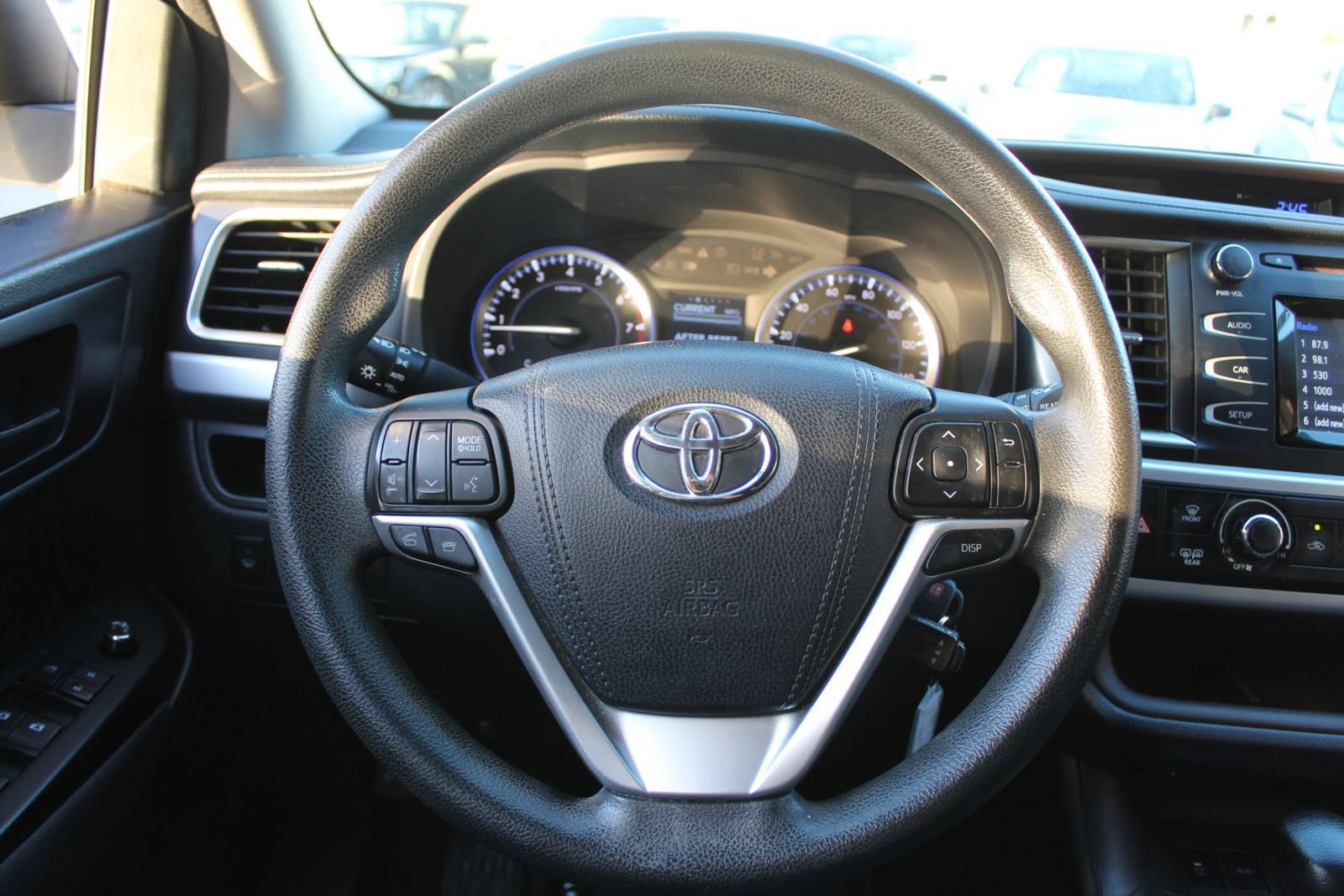 Used 2016 Toyota Highlander LE FWD image 18