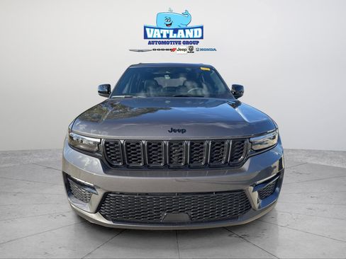 Certified 2025 Jeep Grand Cherokee Limited w/ Black Appearance Package image 35