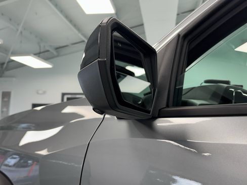 Used 2025 Chevrolet Colorado ZR2 w/ Technology Package AWD/4WD image 12