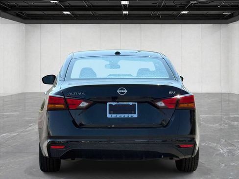 Used 2024 Nissan Altima 2.5 SV FWD image 6