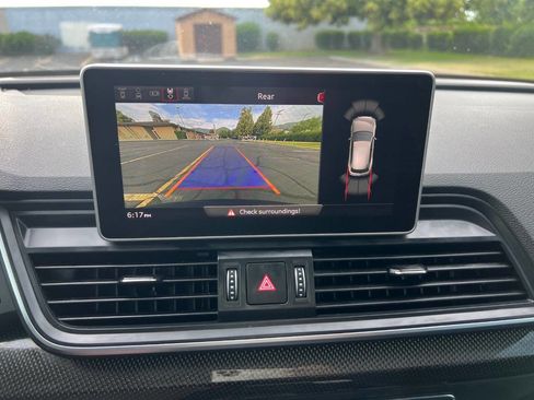 Used 2018 Audi SQ5 Prestige w/ Prestige Package image 11