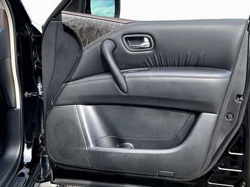 Used 2023 Nissan Armada Platinum w/ Captain's Chairs Package RWD image 23