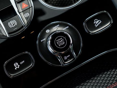 New 2025 Bentley Bentayga image 35