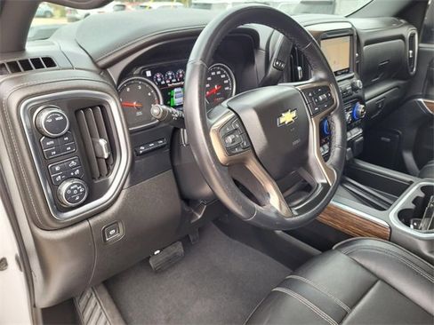 Used 2022 Chevrolet Silverado 2500 High Country w/ Z71 Off-Road Package image 15