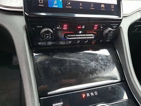Used 2023 Jeep Grand Cherokee Limited AWD/4WD image 15