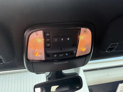 Used 2025 Dodge Durango R/T AWD/4WD image 27