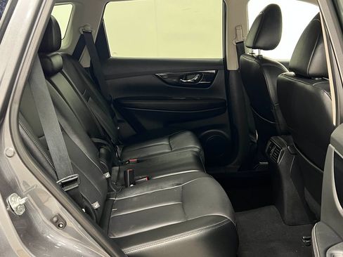 Used 2019 Nissan Rogue SL AWD/4WD image 31