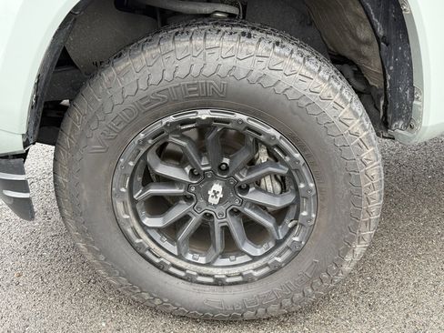 Used 2023 Toyota Tacoma TRD Sport image 31