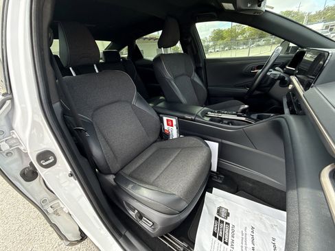 Used 2024 Toyota Crown XLE image 25