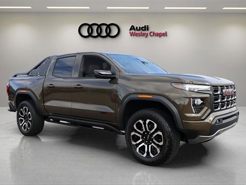 Used 2025 GMC Canyon AT4 w/ Nightfall Edition image 7