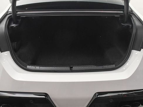 Used 2025 BMW M5 w/ Carbon Package image 7